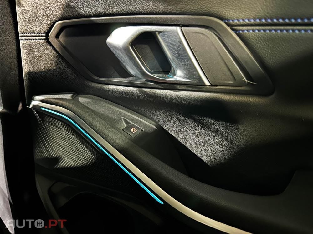 BMW 330 e Pack Desportivo M Auto