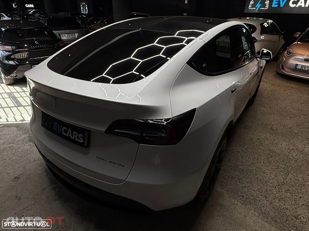 Tesla Model Y Long-Range RWD