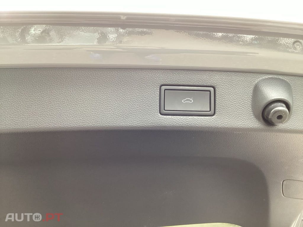 Volkswagen Arteon I.V.A DEDUTIVEL 1.4TSI eHybrid R-Line 
