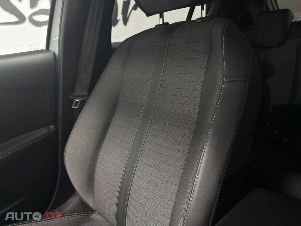 Peugeot 208 1.2 PureTech Allure EAT8