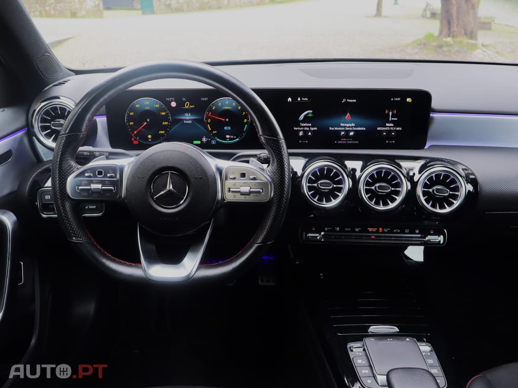 Mercedes-Benz A 250 e AMG Line