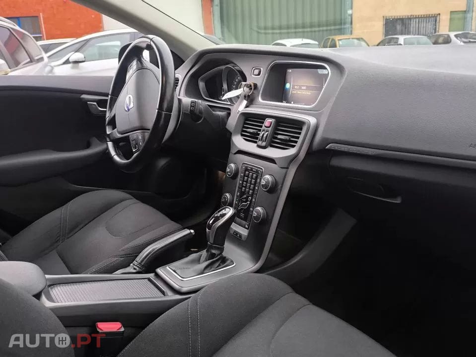 Volvo V40 Cross Country 1.6 D2 Momentum Powershift