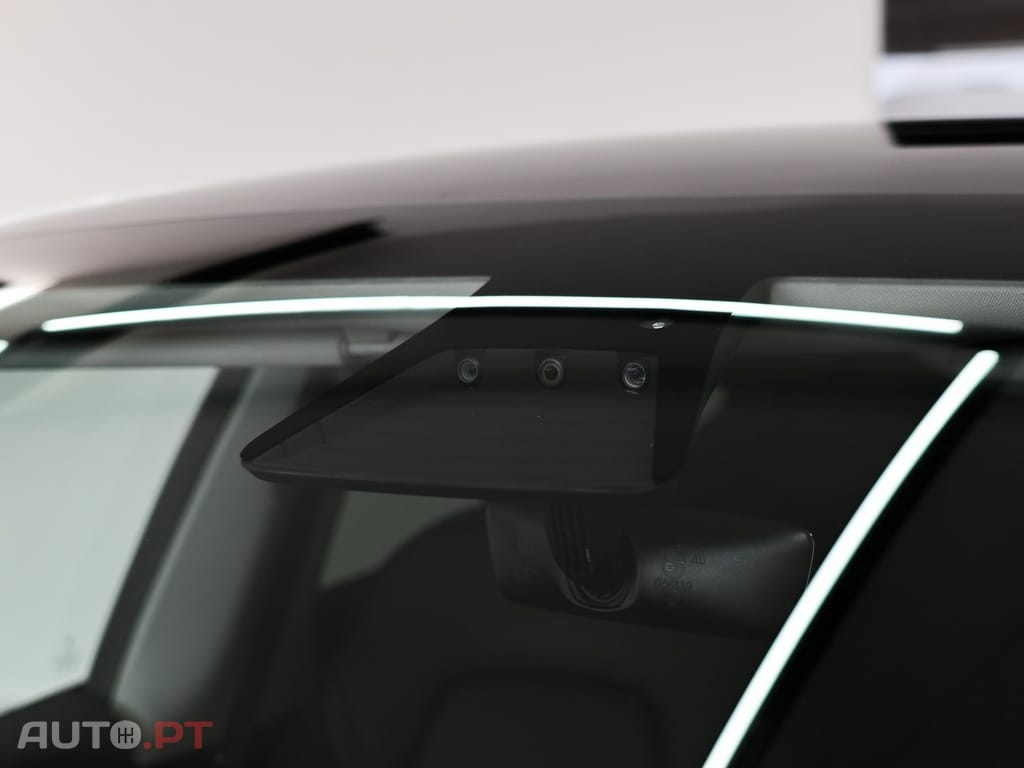 Tesla Model Y Long Range Dual Motor AWD