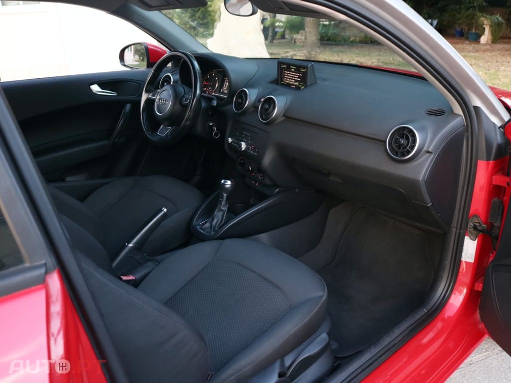 Audi A1 1.6 TDI Advance S-Tronic