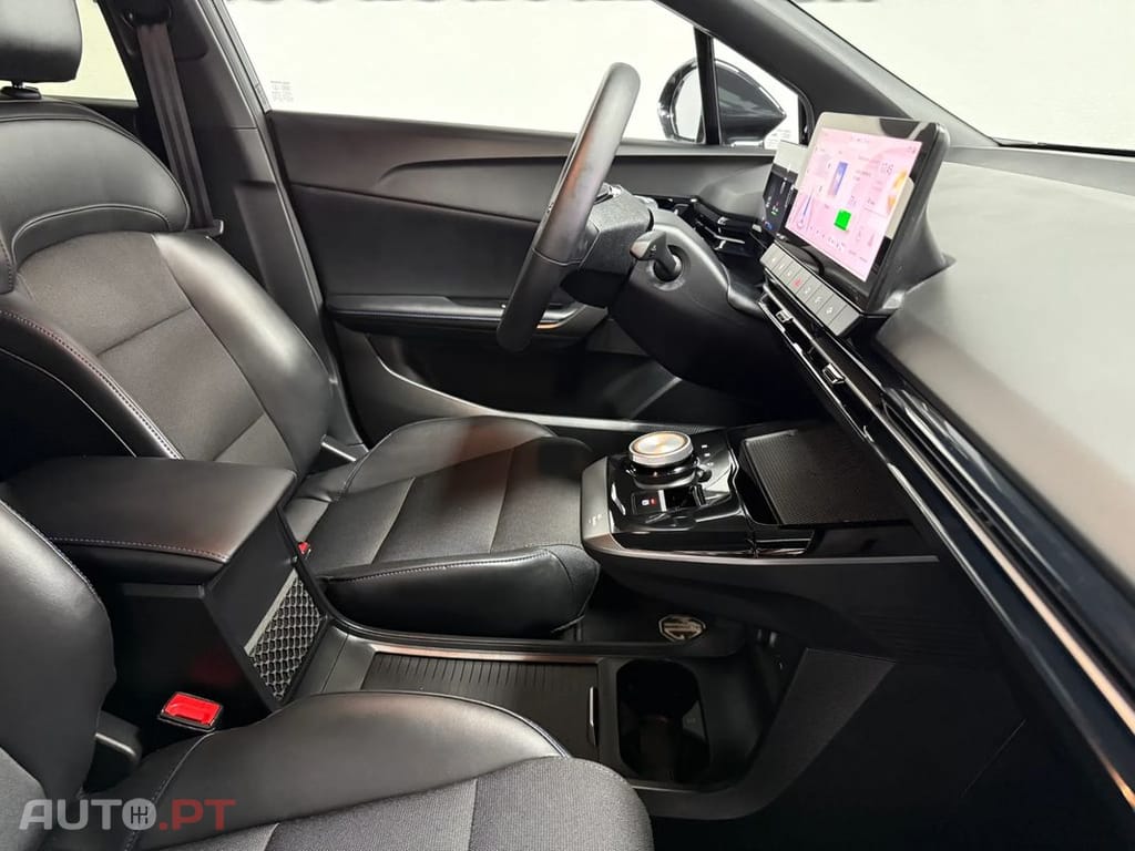 MG MG4 64 kWh Luxury