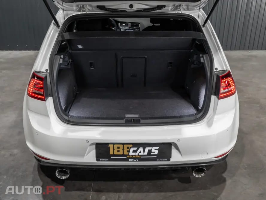 Volkswagen Golf GTI Performance BlueMotion DSG