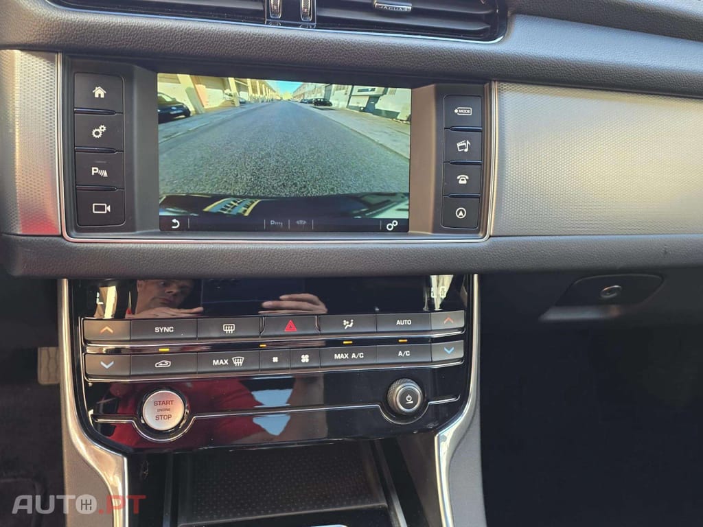 Jaguar XF 2.0 D Portfolio Aut.