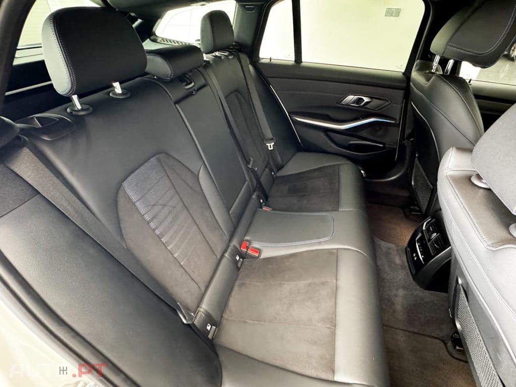 BMW 320 e Touring xDrive Auto Sport