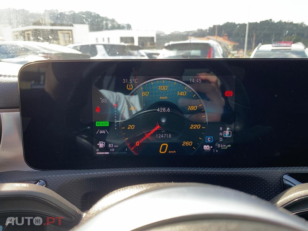 Mercedes-Benz A 250 e AMG Line