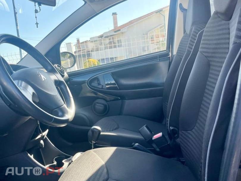 Peugeot 107 1.0 SE Envy 2-Tronic