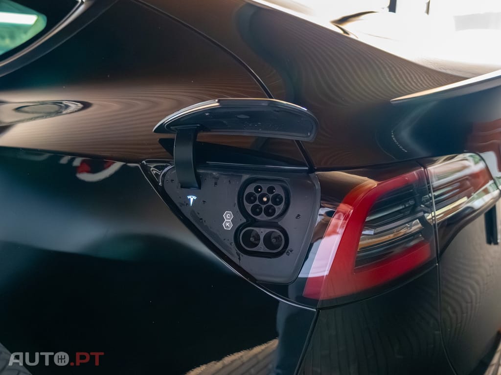 Tesla Model Y Performance Tração Integral