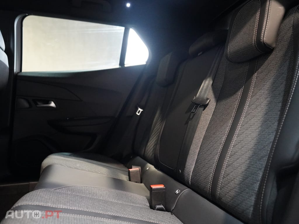 Peugeot 2008 1.2 PureTech Allure