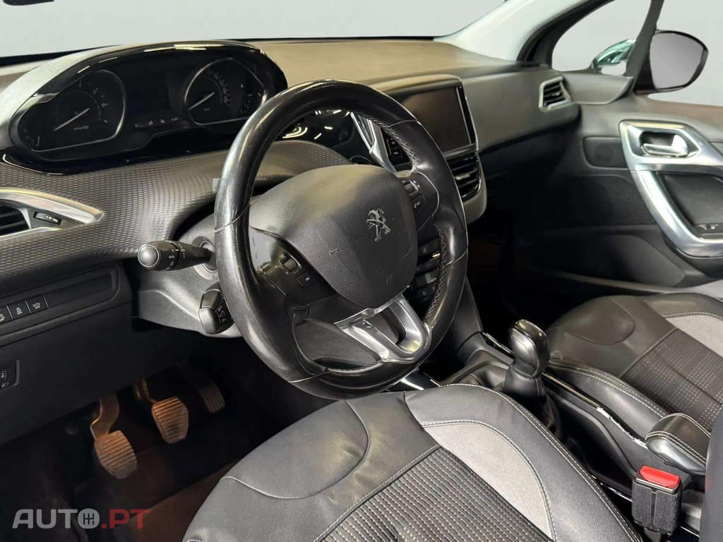 Peugeot 2008 1.2 PureTech Style