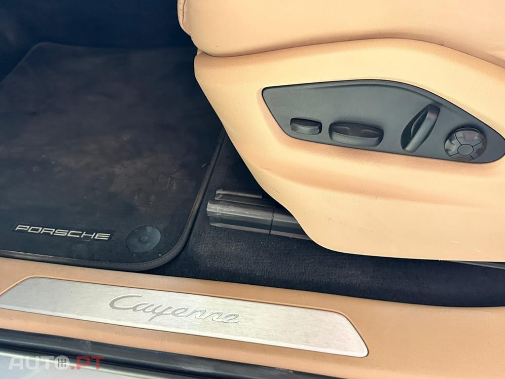 Porsche Cayenne E-Hybrid Tiptronic S
