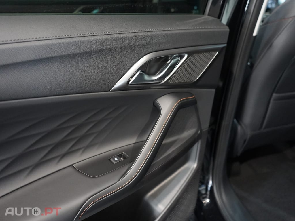 MG HS 1.5 T-GDI Plug In Hybrid Luxury