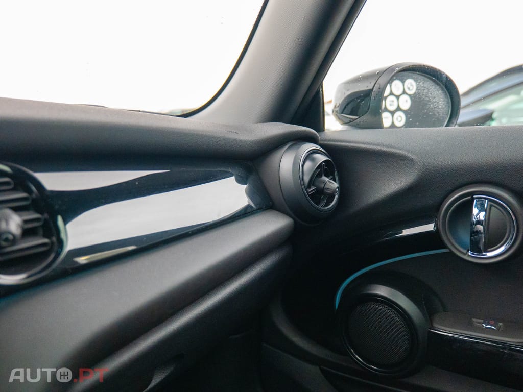 MINI Cooper Cooper SE Yours