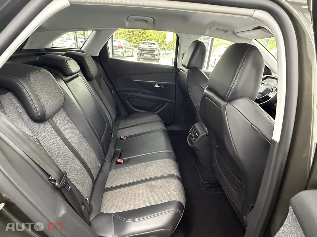 Peugeot 3008 1.5 BlueHDi Allure