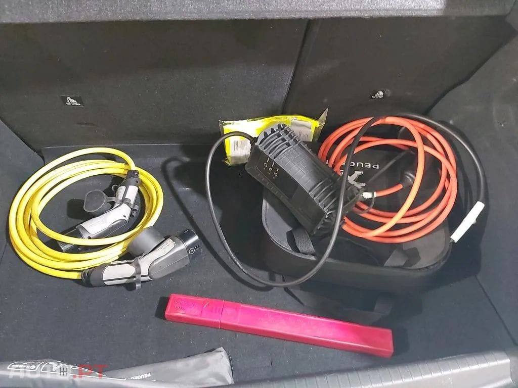 Peugeot E-208 50 kWh Allure