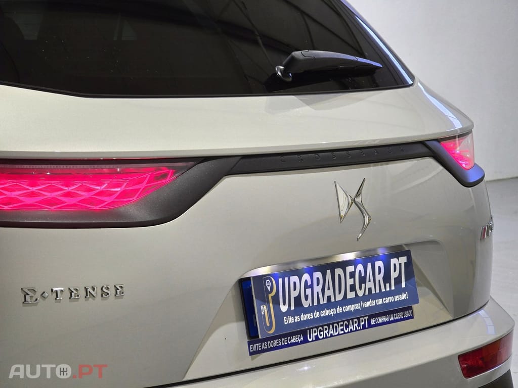 DS DS7 Crossback E-Tense Performance Line EAT8