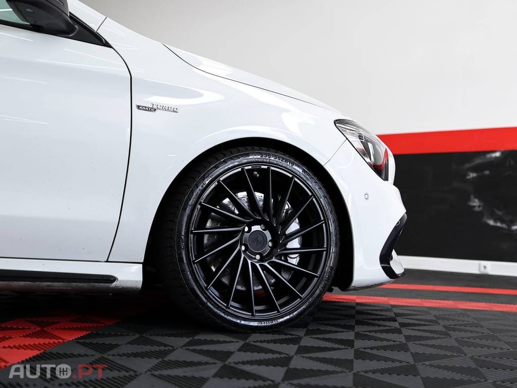 Mercedes-Benz CLA 45 AMG 4Matic Speedshift 7G-DCT