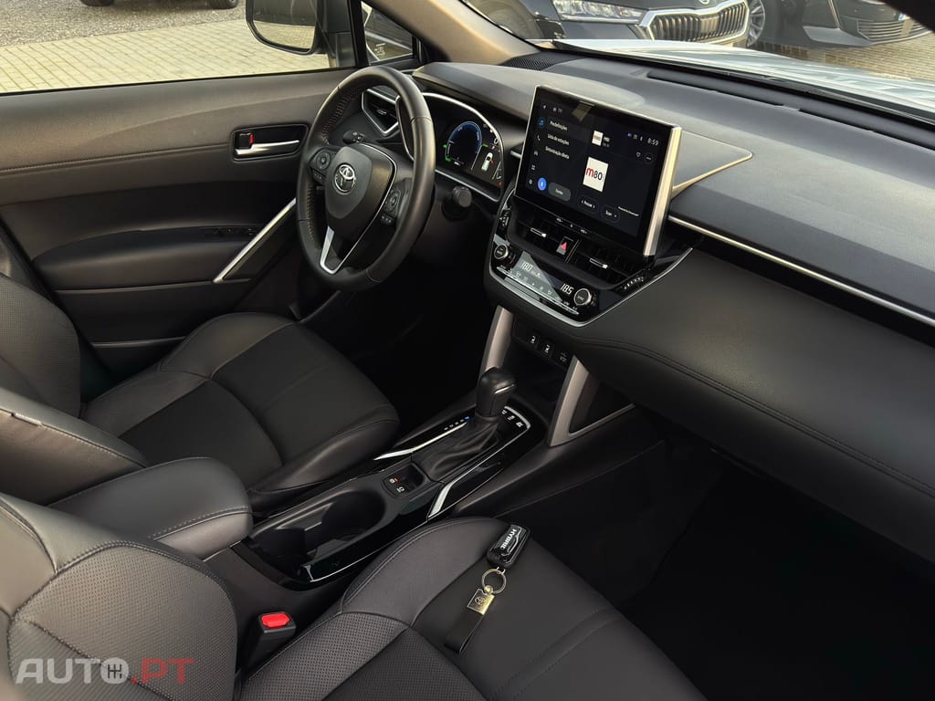 Toyota Corolla Cross 2.0 Hybrid Luxury