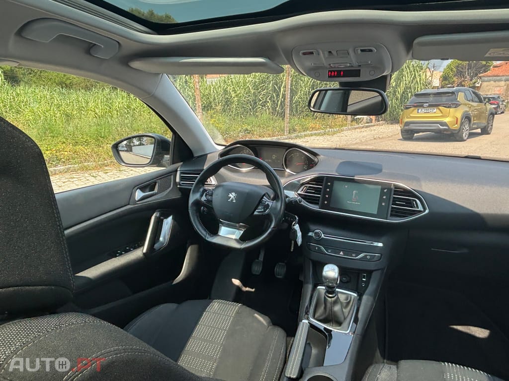 Peugeot 308 1.6 BlueHDi Allure J17
