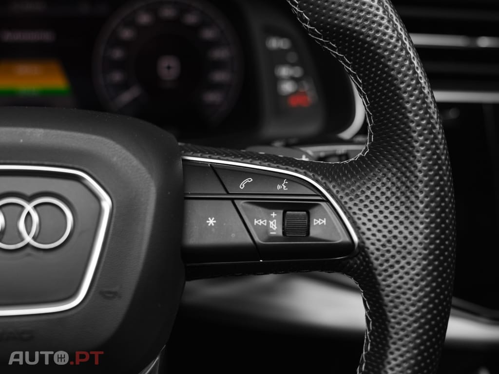 Audi Q7 55 TFSIe quattro S line Tiptronic