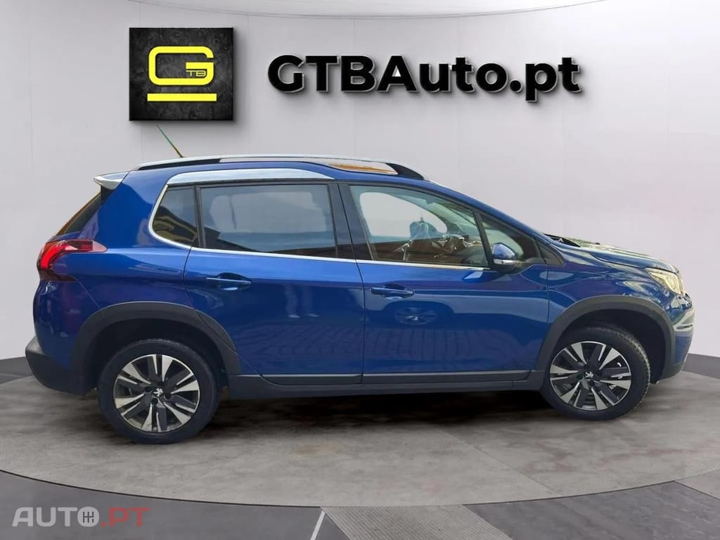 Peugeot 2008  1.2 PureTech Allure CROSSWAY