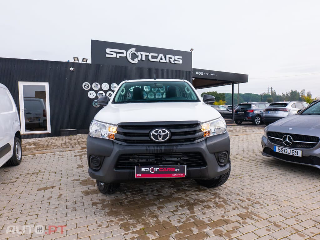 Toyota Hilux 2.4 D-4D 4WD CS CM