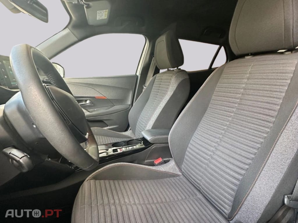 Peugeot E-2008 50 kWh Active Pack