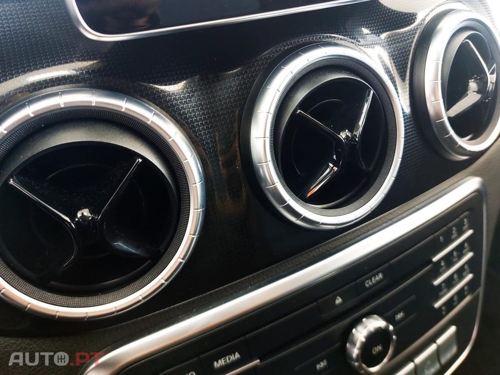 Mercedes-Benz CLA 180 d Shooting Brake