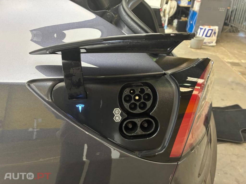 Tesla Model 3 Standard Range Plus RWD