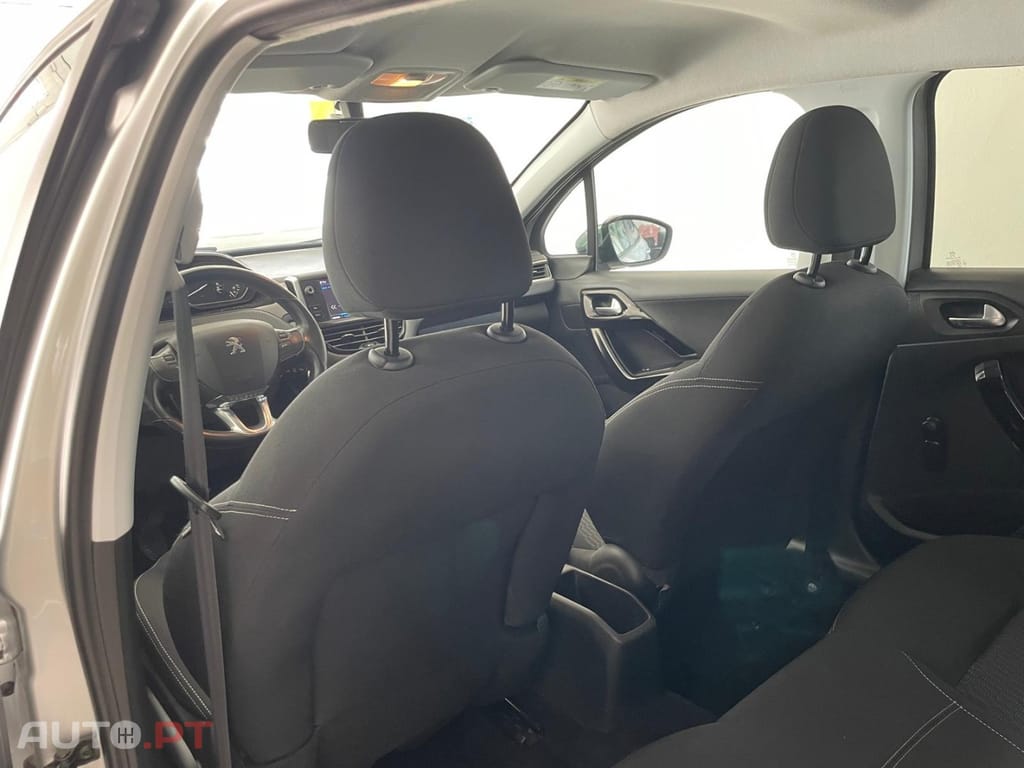 Peugeot 208 1.6 BlueHDi Style