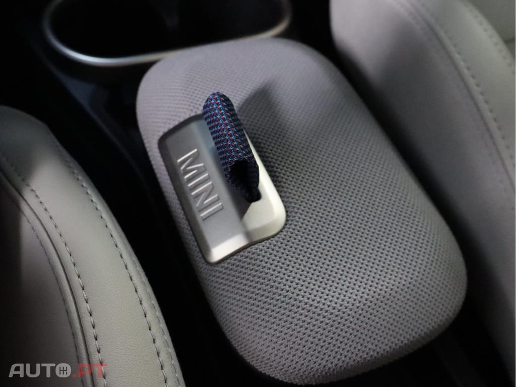 MINI Cooper 2.0 C Favoured L