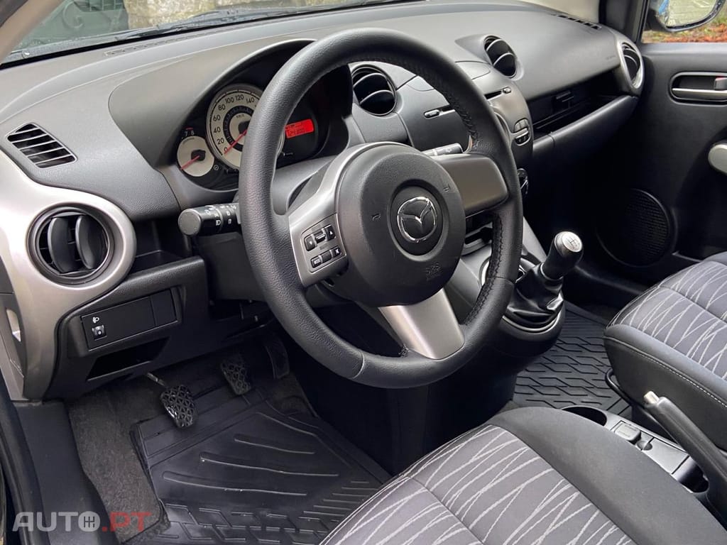Mazda 2 1.3 MZR Comfort 5 Portas