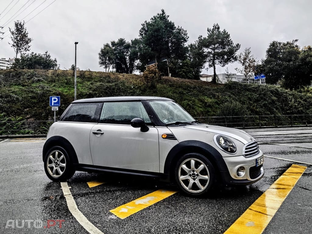 MINI Cooper Cooper D