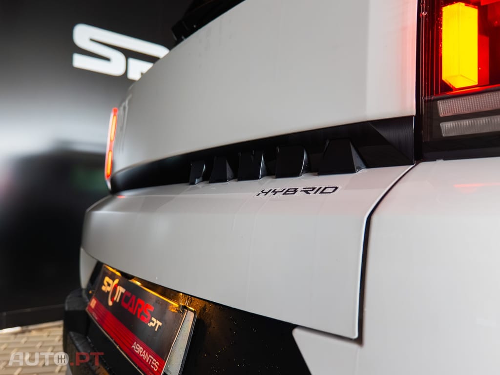 Fiat Grande Panda 1.2 Hybrid La Prima eDCT