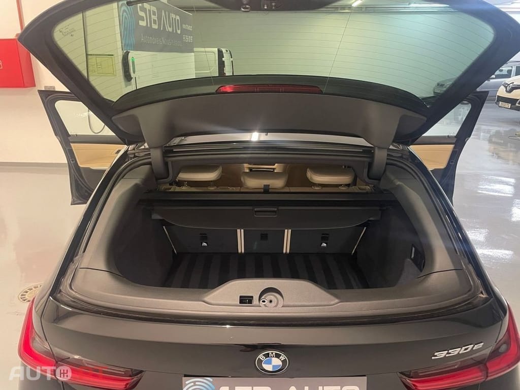 BMW 330 e Touring Pack M Auto
