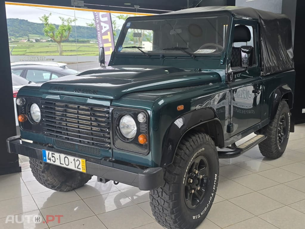 Land Rover Defender 90 SW 2.4 CRD S