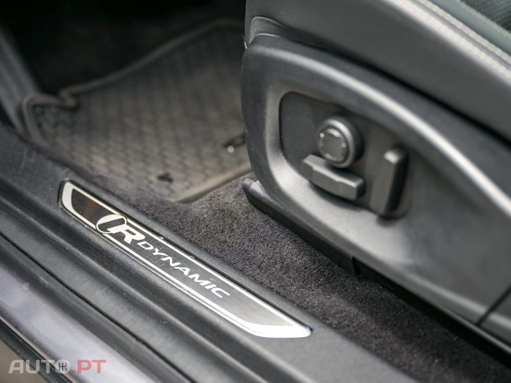 Jaguar E-Pace 1.5 P300e R-Dynamic SE AWD Aut.