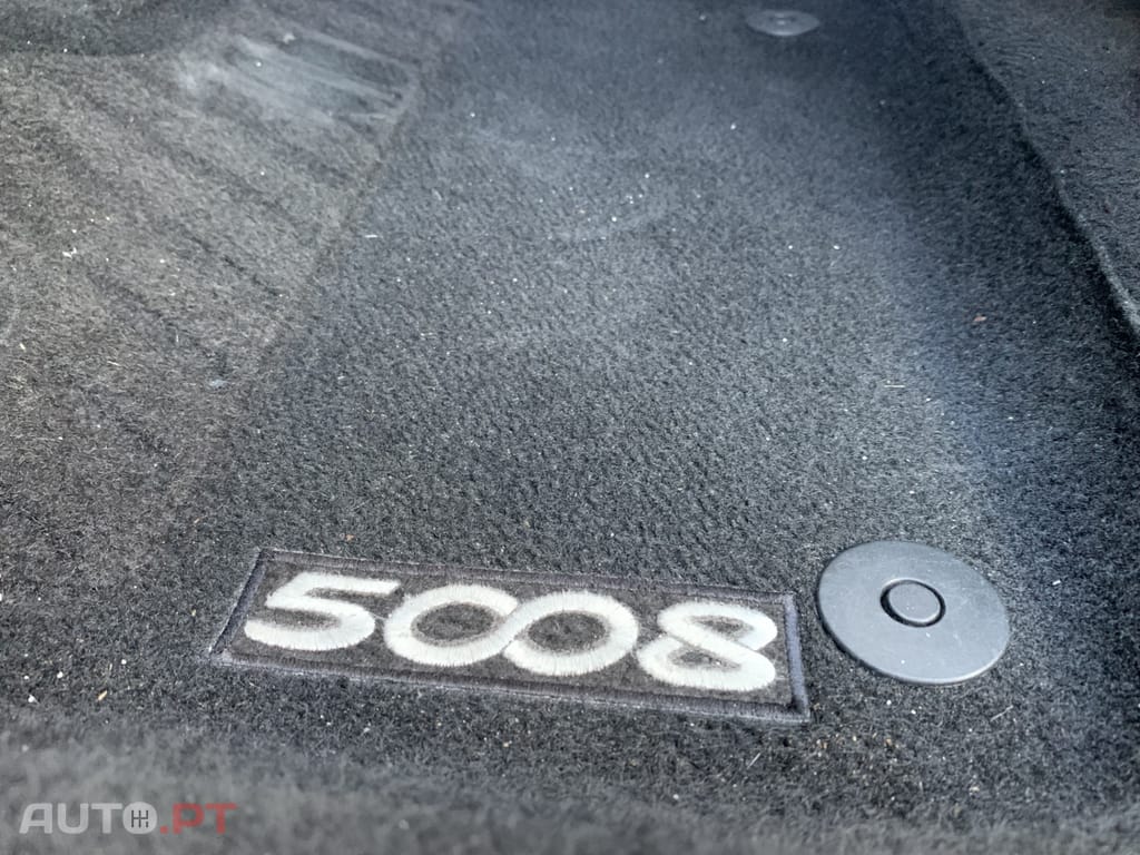 Peugeot 5008 1.5 BlueHDi Allure EAT8
