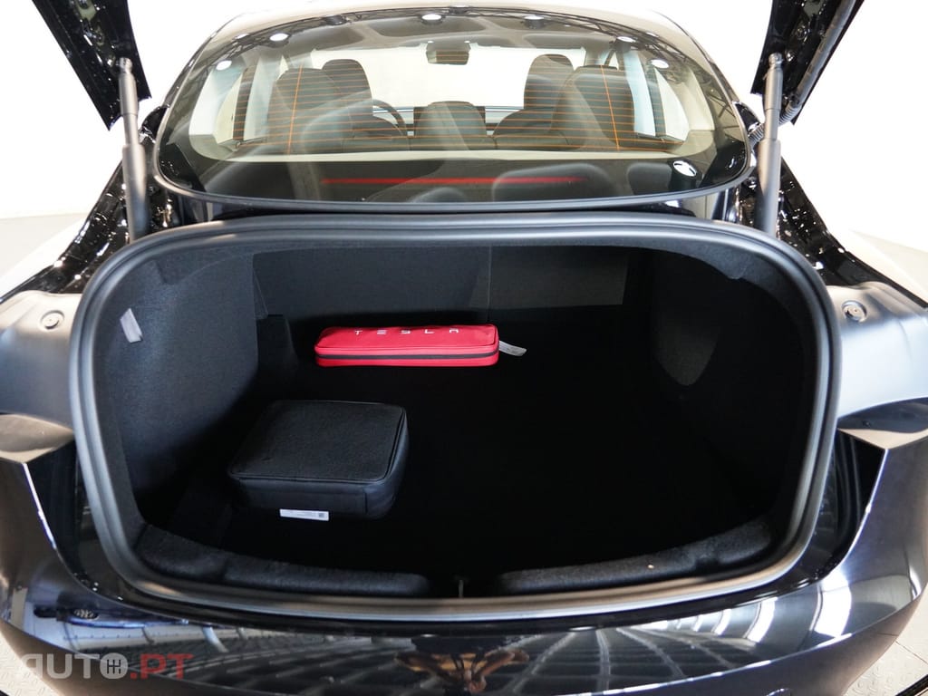 Tesla Model 3 Tração Traseira