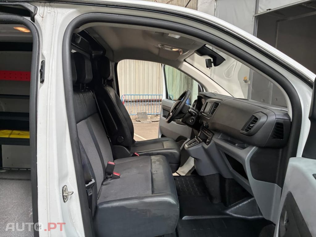 Peugeot E-Expert 50 kWh Standard Asphalt