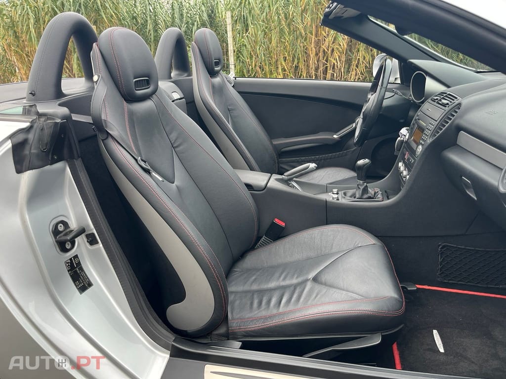 Mercedes-Benz SLK 200 Outro