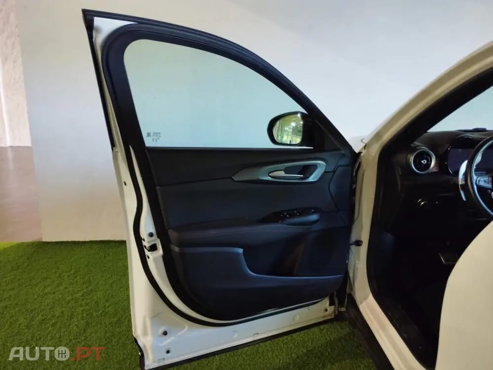 Alfa Romeo Tonale 1.3 Plug-In Hybrid Sprint e-AWD