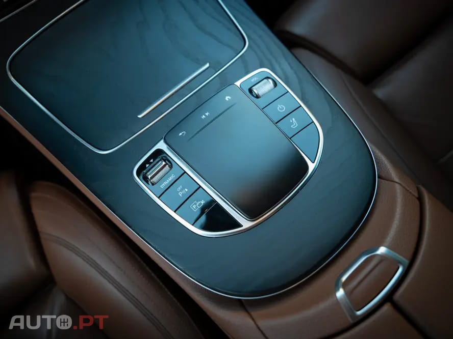 Mercedes-Benz E 300 de 4Matic 9G-TRONIC AMG Line