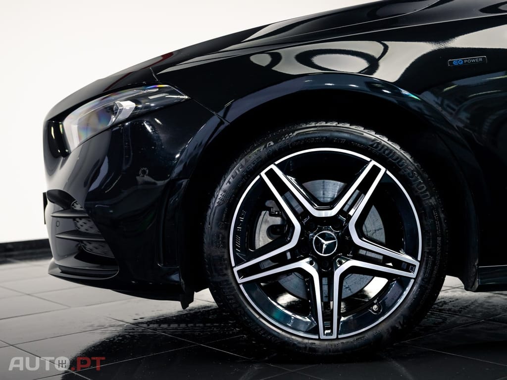 Mercedes-Benz A 250 e AMG Line