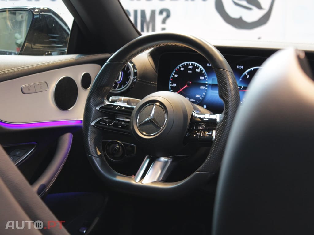 Mercedes-Benz E 220 AMG LINE