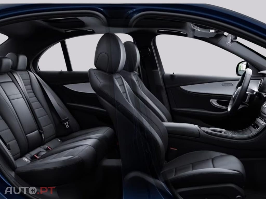 Mercedes-Benz E 300 I.V.A DEDUTIVEL e AMG