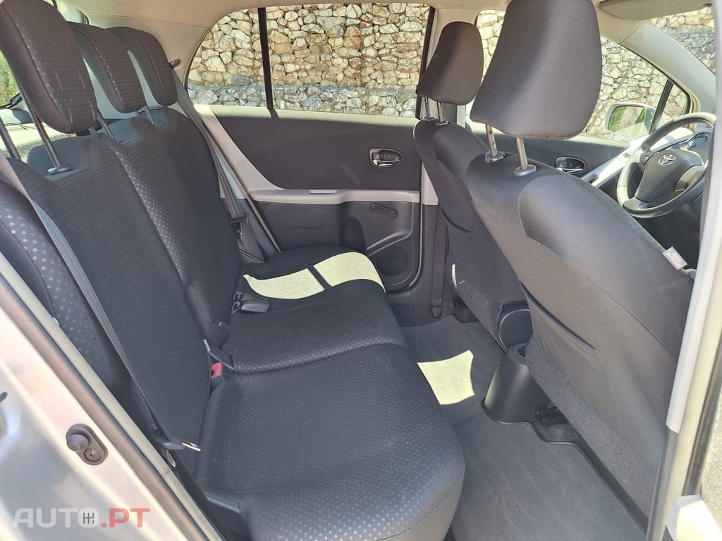 Toyota Yaris 1.0 VVT-i Sport